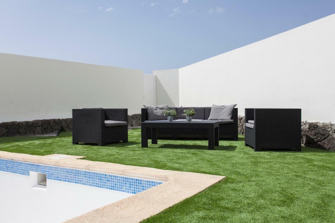 Villaantonia Private Huge Heated Pool And Super Fast Wifi Playa Blanca  Exterior photo